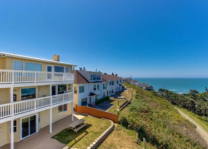 Sandstone Point Hotel