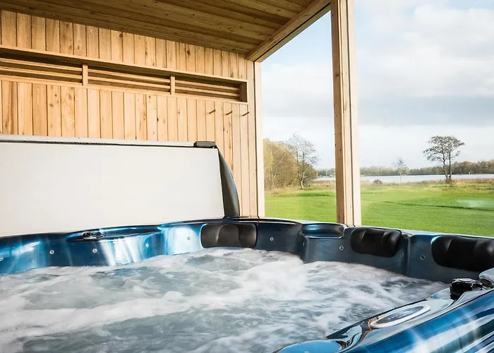 Platinum Lakeside Lodge At Mullans Bay