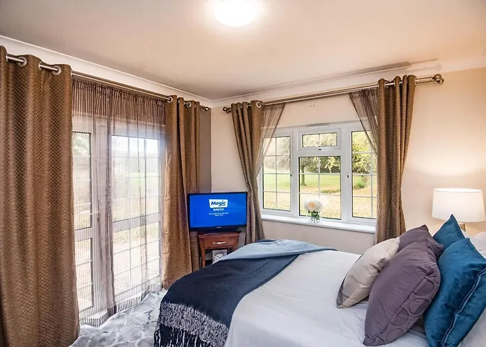 Trivelles Waterhall Country Gatwick Hotel & Airport Parking