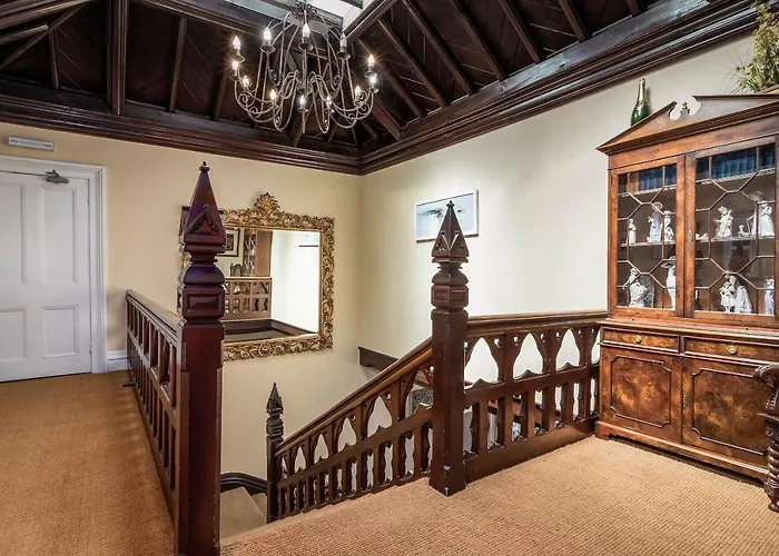 Ffarm Hall